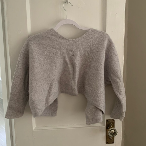 Brandy Melville Cropped Grey Cardigan - Picture 4 of 4